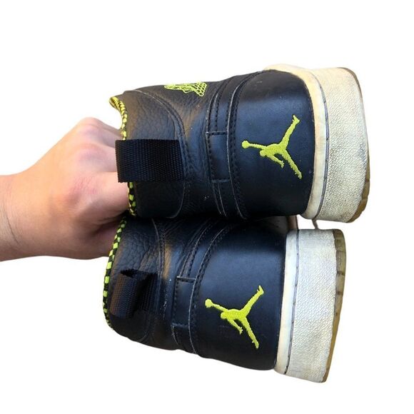 RARE 2013 Nike Air Jordan 1 Retro 94 Black Venom Gree Size 11.5 - Picture 3 of 16